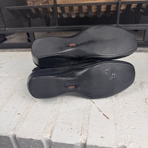 Clark's Active Air Faux Suede Leather Upper Black Ankle Zip Boots Size‎ 9M - Picture 7 of 11